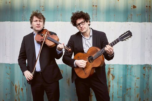 Vorschau Bild von Foto: Das Akustik-Duo „Die Strottern“ gastiert beim
BurgSommer 2022.