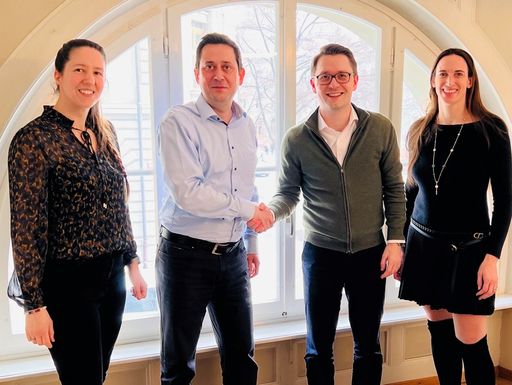 Tilia Schnarwiler, Michel Zenhäusern, Daniel Hagemeier, Gabriele
Pulvermüller (v.l.n.r.) / Weiterer Text über ots und
www.presseportal.de/nr/77571 / Die Verwendung dieses Bildes ist für
redaktionelle Zwecke unter Beachtung ggf. genannter
Nutzungsbedingungen honorarfrei. Veröffentlichung bitte mit
Bildrechte-Hinweis.