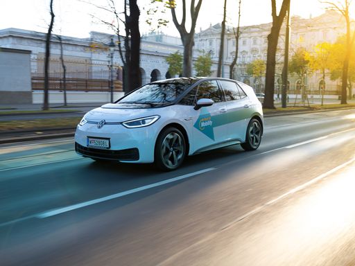  Von E-Scooter bis zum E-Auto gibt es das E-Sharing
von Best in Mobility bald an vier Standorten in Wien.
www.bestinmobility.com