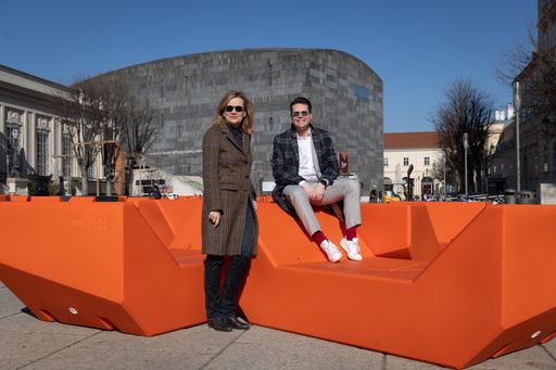 Vorschau Bild von v.l.n.r.: MQ-Direktorin Bettina Leidl, Jürgen Czernohorszky,
Amtsführender Stadtrat für Klima, Umwelt, Demokratie und Personal