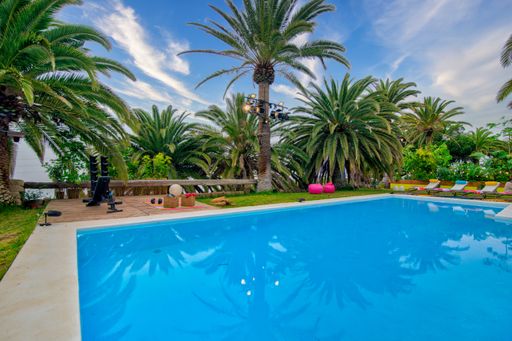 Vorschau Bild von Das gab es weltweit noch nie: Siebte Staffel "Love Island"
startet mit Girls-Villa und Brotel/ Überraschung! Das gab es
weltweit noch nie bei "Love Island". Im Brotel wohnen die männlichen
Islander zu Beginn der 7. Staffel getrennt von den Islanderinnen. /
Weiterer Text über ots und www.presseportal.de/nr/6605 / Die
Verwendung dieses Bildes ist für redaktionelle Zwecke unter
Beachtung ggf. genannter Nutzungsbedingungen honorarfrei.
Veröffentlichung bitte mit Bildrechte-Hinweis.