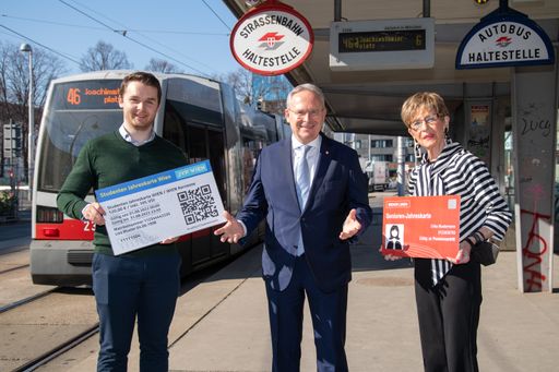  Seniorenratspräsidentin Ingrid Korosec, ÖVP-Wien Jugendsprecher
Harald Zierfuß und design. Landesparteiobmann Stadtrat Karl Mahrer
fordern die Abschaffung generationsübergreifender Ungerechtigkeiten
bei Öffi-Tickets
