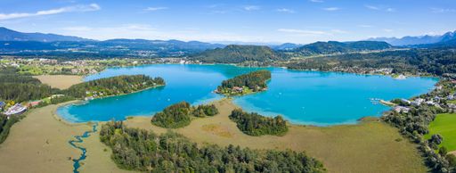 Vorschau Bild von Lehnen Sie sich zurück und lassen Sie sich von
sommerlichen Klängen umhüllen: Das ist heuer wieder möglich, wenn
die Arneitz Showbühne am traumhaft schönen Faaker See den Vorhang
hebt und internationale Musikstars ihre größten Hits zum Besten
geben – Partystimmung und Top-Service inklusive.