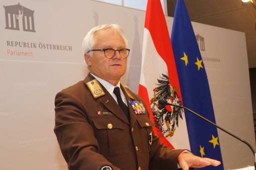 Feuerwehrpräsident Albert Kern bei der
Festansprache.