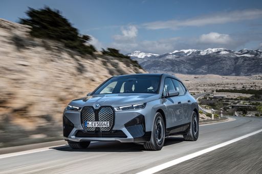 Vorschau Bild von Elektro-Sieg: BMW iX gewinnt den „Marcus“ für die
beste Neuerscheinung 2021 in der Luxusklasse.