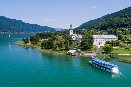 Für den Auftakt dieser köstlichen Zeitreise wird
zur Rundfahrt am Ossiacher See geladen.
