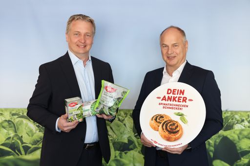 Vorschau Bild von v.l.n.r Markus Fahrnberger-Schweizer, Geschäftsführer iglo
Österreich, Walter Karger, Geschäftsführer Ankerbrot Gruppe.