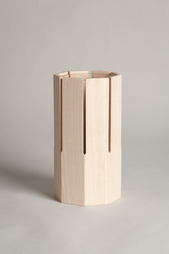 Vorschau Bild von Vase BRUNO, Esche weiß, EUR 220,-,
camden-willows.com/shop/
