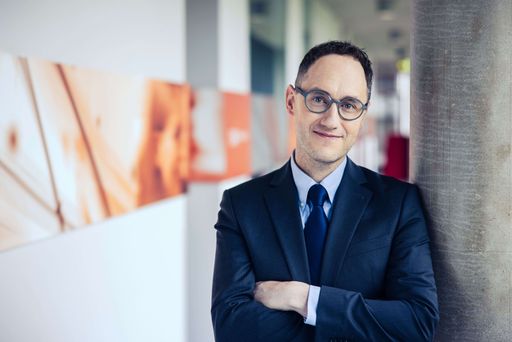  Dr. Martin Waiguny wurde in der Position als
Kollegiumsleiter der IMC FH Krems wiedergewählt.