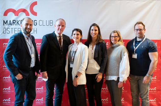 Andreas Ladich (Präsident MCÖ, Vienna Airport),
Georg Feldmann und Jasmin Séra (FHWien der WKW), Bettina Binder
(increase:ON), Elisabeth Hölbl (IBM Austria und Dach), Benjamin
Ruschin (WeAreDevelopers)