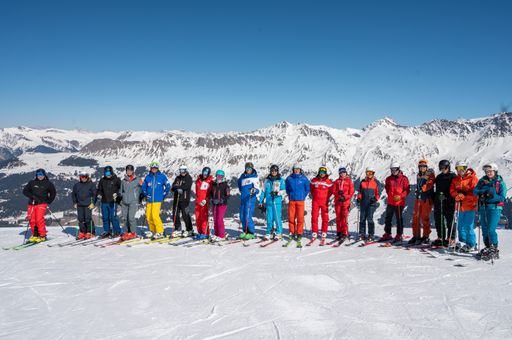 Vorschau Bild von Skischulleiter aus dem deutschsprachigen Alpenraum trafen sich
zum Austausch und Skifahren in Arosa