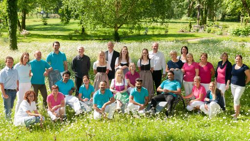  Von der Administration bis zur Zimmerreinigung –
das Team im Kurhaus strahlt mit der Sonne um die Wette.