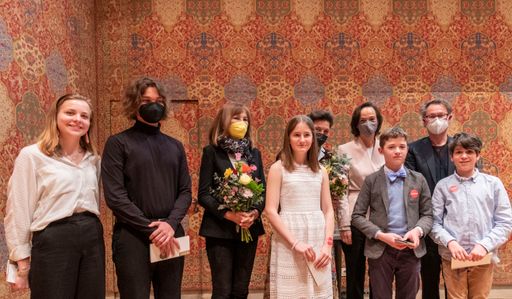 Präsentation des neuen Audioguides für Kinder und
Jugendliche des Leopold Museum. v.li.n.re Organisator*innen und
junge Schauspieltalente des Wiener Kindertheaters: Katharina Pammer,
Nikolaus Demel, Birgit Kuras (VgKK), Helen Deutscher, Sylvia Rotter
(Intendanz Wiener Kindertheater), Sonja Hammerschmid
(Vorstandsmitglied Leopold Museum-Privatstiftung), Fridolin Trachta,
Hans-Peter Wipplinger (Direktor Leopold Museum), Zeno Hoffmann