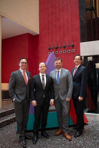 v.l. Werner Panhauser (Vorstand Vertrieb &
Marketing), Dr. Kaspar Hartmann (Vorstand Schaden-Unfall), Mag.
Thomas Neusiedler (CEO Helvetia Österreich) und Mag. Andreas Bayerle
(Vorstand Leben & Finanzen)