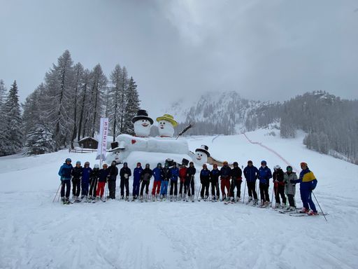  34-köpfige Delegation im Skigebiet Drei Zinnen,
Südtirol