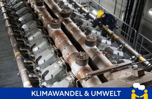 Ein Mitarbeiter des Energiekonzerns EnBW in Stuttgart-Gaisburg
kontrolliert ein Blockheizkraftwerk. Unter dieser Rubrik
"Klimawandel & Umwelt" finden Sie Texte, Videos und Audios des
FuturEU-Teams rund um die "Konferenz zur Zukunft Europas". /
Weiterer Text über ots und www.presseportal.de/nr/159651 / Die
Verwendung dieses Bildes ist für redaktionelle Zwecke unter
Beachtung ggf. genannter Nutzungsbedingungen honorarfrei.
Veröffentlichung bitte mit Bildrechte-Hinweis.