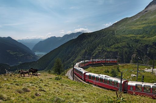 Bernina Express auf der Alp Grüm, Poschiavo.