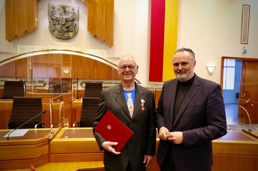  Ordensverleihung des Goldenen Ehrenzeichens an
Prof. Ing. Kotauczek in Eisenstadt