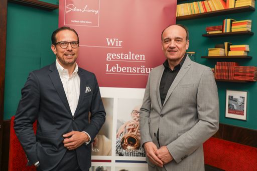  https://www.apa-fotoservice.at/galerie/28494 im Bild von links: