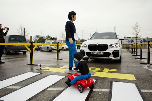 Vorschau Bild von KFV/AUVA Roadshow: Bremstest - Notbremsassistent im
Test