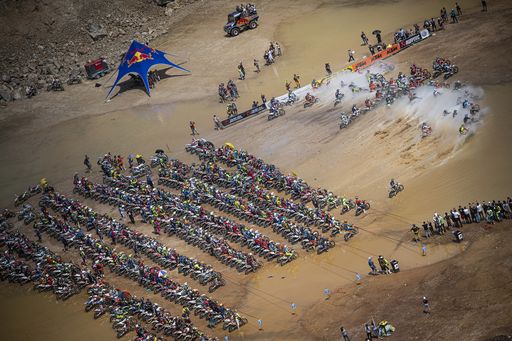 Participants races during the Red Bull Hare
Scramble 2019 in Eisenerz, Austria on June 2, 2019 // Philip
Platzer/Red Bull Content Pool // AP-1ZH9SVB5D2111 // Usage for
editorial use only // Please go to www.redbullcontentpool.com for
further information. //