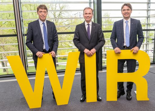 vlnr. Die Vorstandsdirektoren Georg Messner, Peter
Gauper, Gert Spanz