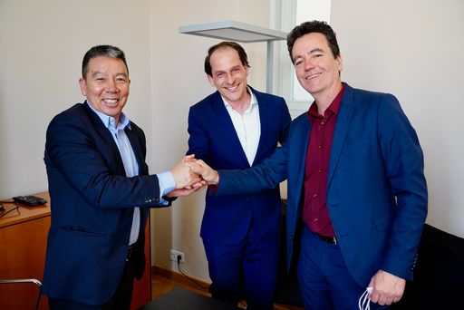 Vorschau Bild von v. l. n. r.: John Renos (REN Innovation Invest),
Manuel Maier und DI Dr. Michael Schelch (Geschäftsführer DenkGrün
Recycling GmbH)