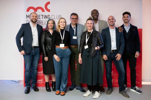  Andreas Ladich (Präsident MCÖ, Vienna Airport),
Kristina Maria Brandstetter (Head of Marketing Communications bei
Zühlke und Vorstand der TheNewITGirls), Bernadette Welly (CMO
Microsoft), Michael Straberger (Präsident Österreichischer
Werberat), Katharina Höller (Client Service Director bei Jung von
Matt/Donau), Simon Inou (Journalist und Medienkritiker), Manuel
Bräuhofer (Gründer der ersten Diversity-Marketingagentur und
Mastermind der österreichischen Tage der Diversität „DIVÖRSITY“)
sowie Michael Hofbauer (Vortand designaustria)