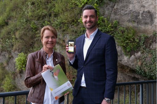  Naturschutzbund Geschäftsführerin Birgit
Mair-Markat und Christian Freischlager, dm Ressortleiter Marketing
und Einkauf