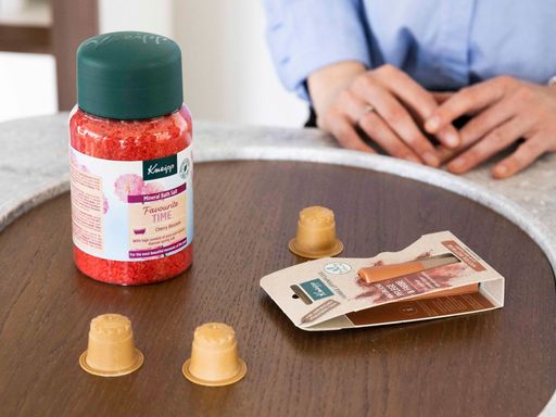 Das innovative Material der Rezemo Kaffeekapseln, bestehend aus
Holzfasern, soll für Körperpflegeverpackungen genutzt werden. /
Weiterer Text über ots und www.presseportal.de/nr/28515 / Die
Verwendung dieses Bildes ist für redaktionelle Zwecke unter
Beachtung ggf. genannter Nutzungsbedingungen honorarfrei.
Veröffentlichung bitte mit Bildrechte-Hinweis.