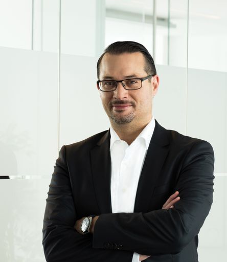  Bernhard A. Zimmermann wird neuer Geschäftsführer
mit dem Schwerpunkt Vertrieb und Marketing und möchte das
Unternehmens-Wachstum durch die Erweiterung von Kundensegmenten und
Internationalisierung vorantreiben.