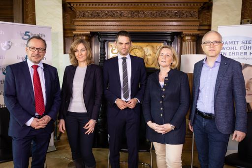 In einer Pressekonferenz am 28. April wurde das
diesjährige Programm der Awareness-Kampagne MEINE HAUTGESUNDHEIT
vorgestellt.