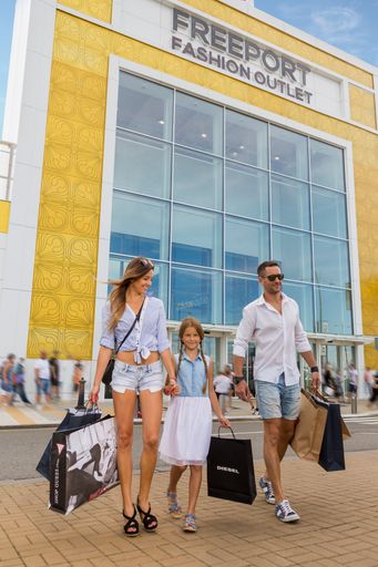 Vorschau Bild von Das vielfältige Angebot von FREEPORT lockt immer
mehr Familien mit Kindern in das Outlet-Center.