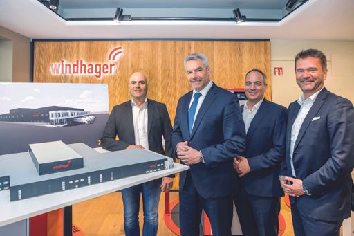  Windhager präsentierte das neue Produktionswerk in
Pinsdorf/Gmunden an Hand eines 3D-Modells.