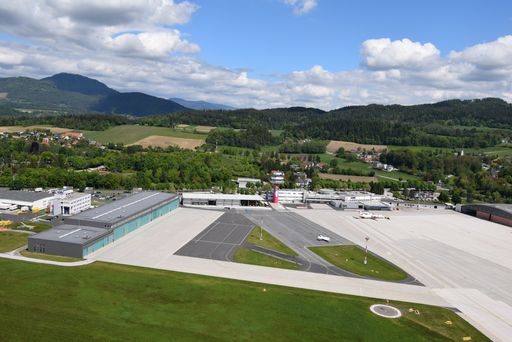Vorschau Bild von Airport Klagenfurt, seit 2019 in privater Hand des
Mehrheitseigentümers der LILIHILL Group, vertreten durch die
LILIHILL Aviation City Beteiligung GmbH