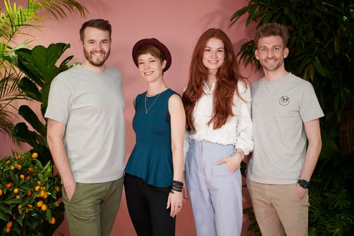 https://www.apa-fotoservice.at/galerie/28858 Peter Windischhofer,
Mitgründer refurbed; Dominique Ellen von de Pol, Autorin &
Nachhaltigkeitsexpertin; Jana Heinisch, Model und Modeexpertin und
Kilian Kaminski, Mitgründer refurbed.