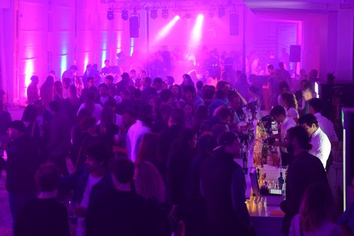 Vorschau Bild von Die Orangerie in Eisenstadt wurde zur Disco mit einem komplett
burgenländischen DJ-Line-up