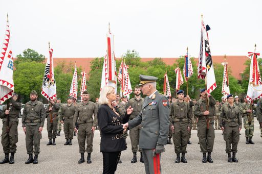 Vorschau Bild von Maria-Theresia-Kaserne, Wien, Österreich...Festakt
anlässlich der Verabschiedung des ChGStb am 06. Mai 2022.....Foto:
BMLV/Laura HEINSCHINK