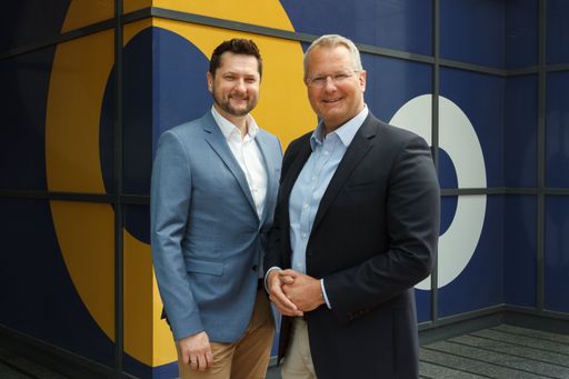 Im Bild v.l.n.r.: Damian Izdebski, Gründer und CEO
von techbold und Gerald Reitmayr, COO von techbold