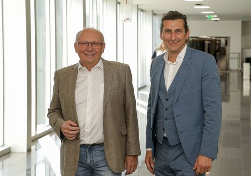  Michael Mattes, Bundesinnungsmeister der Gas-,
Sanitär- und Heizungstechniker (l.) und Johannes Wild,
Berufsgruppensprecher der Immobilienverwalter in der
Wirtschaftskammer Österreich (r.)