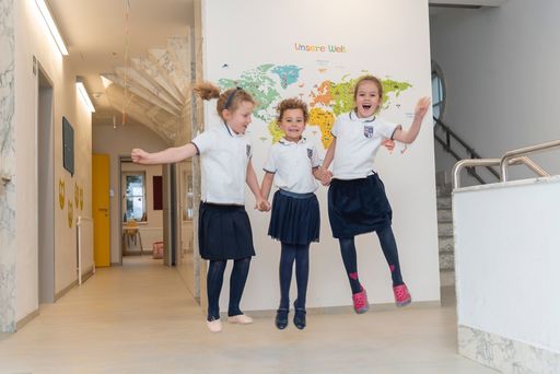  Schülerinnen der privaten Volksschule Meridian