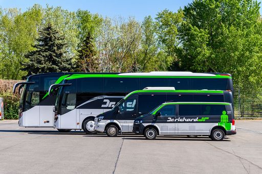 Vorschau Bild von Die Dr. Richard Firmengruppe vereinheitlicht ihren
Auftritt in Österreich. Mit Mai 2022 wird der Firmen- und Markenname
„Watzke“ in „Dr. Richard“ umbenannt. Damit heißen in der Steiermark
sowohl der Linienbus- als auch der Reisebusverkehr Dr. Richard.