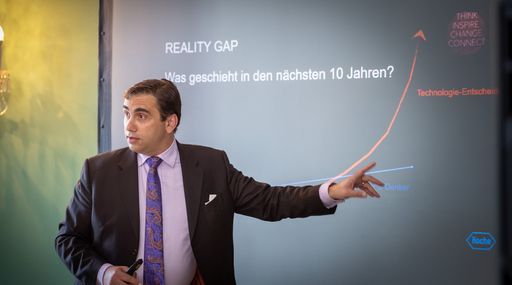 Vorschau Bild von Keynote-Speaker Sven Gábor Jánszky wirft einen
visionären Blick in die Zukunft der Medizin