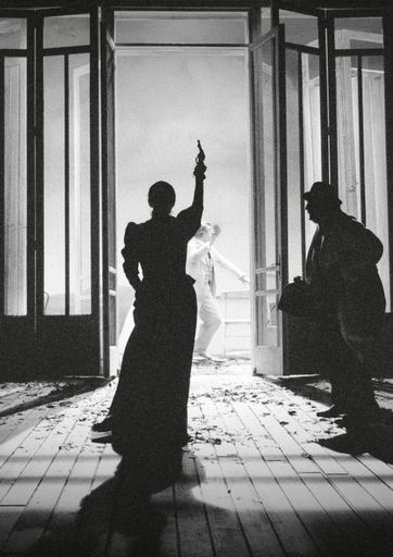 © Christine de Grancy, "Kinder der Sonne",
Inszenierung Achim Benning, Burgtheater, 1988