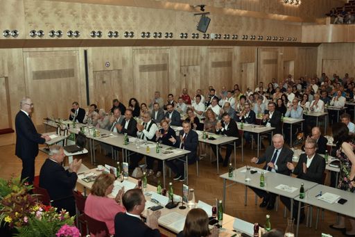 Vorschau Bild von Saalansicht: Rede von Franz Gosch