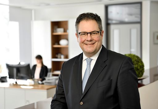 "Wir blicken erneut zurück auf ein Jahr mit besonderen
Rahmenbedingungen: Trotz aller Widrigkeiten ist es uns gelungen,
Wertgarantie im Markt weiter nach vorne zu bringen", sagt Patrick
Döring, Wertgarantie-Vertriebsvorstand. / Weiterer Text über ots und
www.presseportal.de/nr/127001 / Die Verwendung dieses Bildes ist für
redaktionelle Zwecke unter Beachtung ggf. genannter
Nutzungsbedingungen honorarfrei. Veröffentlichung bitte mit
Bildrechte-Hinweis.