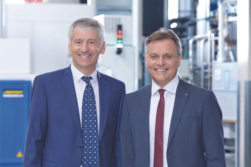 Vorschau Bild von Robert Zeillinger (l) und Franz Hammelmüller (r)
Bildhinweis: SKF Österreich AG ( Abdruck bei Nennung honorarfrei)