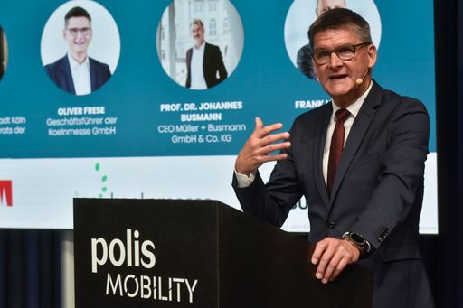  Oliver Frese, Geschäftsführer der Koelnmesse eröffnet die
polisMOBILITY. / Weiterer Text über ots und
www.presseportal.de/nr/8249 / Die Verwendung dieses Bildes ist für
redaktionelle Zwecke unter Beachtung ggf. genannter
Nutzungsbedingungen honorarfrei. Veröffentlichung bitte mit
Bildrechte-Hinweis.