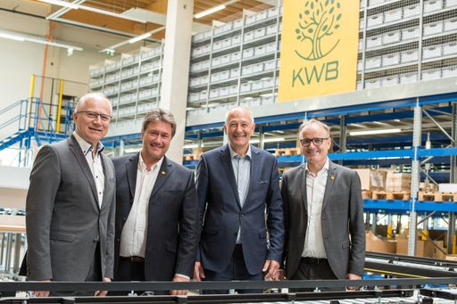  (v.l.n.r.) Johann Seitinger (Steirischer Landesrat
für Land- und Forstwirtschaft), Peter Daniell Porsche
(Mehrheitseigentümer KWB), Christian Rakos (Präsident der World
Bioenergy Association) und Helmut Matschnig (Geschäftsführer KWB)