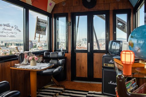 Vorschau Bild von BILD zu OTS - Room with a View (for real) by
Superbude & Wiener Riesenrad. Copyright Akos Burg